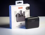 Ulanzi J12 Dual Wireless Microphone for iPhone with Charging Case